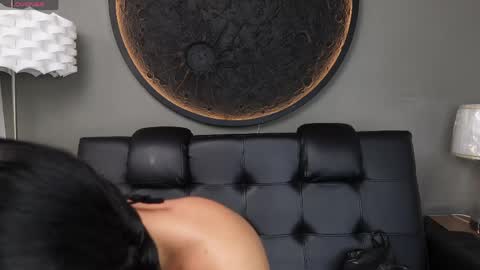 Snapshot of miss_vaiolette chatting on 04.30.26 Vaiolette online show from 04.30.26