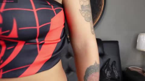 Snapshot of miss_vaiolette chatting on 05.08.26 Vaiolette online show from 05.08.26