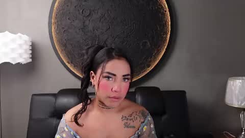 Snapshot of miss_vaiolette chatting on 06.30.26 Vaiolette online show from 06.30.26