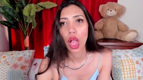 Miss Veronica online show from 10.21.25