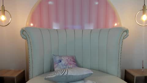 Snapshot of miss_veronicaa chatting on 12.13.24 Veronica summer 7AM to 1500 PM hour GMT-5 online show from 12.13.24