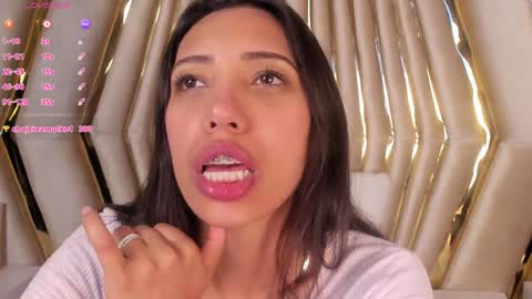 Snapshot of miss_veronicaa chatting on 12.17.24 Veronica summer 7AM to 1500 PM hour GMT-5 online show from 12.17.24