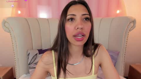 Snapshot of miss_veronicaa chatting on 12.19.24 Veronica summer 7AM to 1500 PM hour GMT-5 online show from 12.19.24