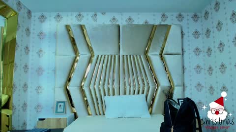 Snapshot of miss_veronicaa chatting on 12.20.24 Veronica summer 7AM to 1500 PM hour GMT-5 online show from 12.20.24