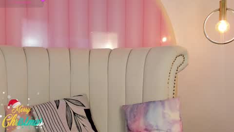 Snapshot of miss_veronicaa chatting on 12.24.24 Veronica summer 7AM to 1500 PM hour GMT-5 online show from 12.24.24