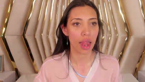 Snapshot of miss_veronicaa chatting on 01.02.25 Veronica summer 7AM to 1500 PM hour GMT-5 online show from 01.02.25