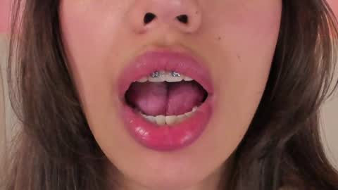 Snapshot of miss_veronicaa chatting on 01.14.25 Veronica summer 7AM to 1500 PM hour GMT-5 online show from 01.14.25