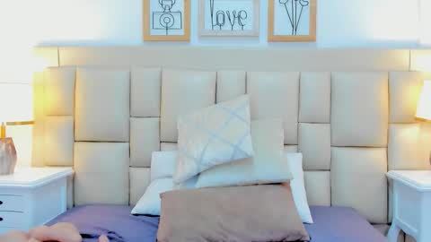 miss vivienne online show from 01.06.26