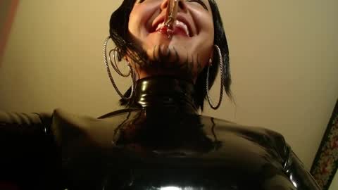 Anarkitten  online show from 04.15.26