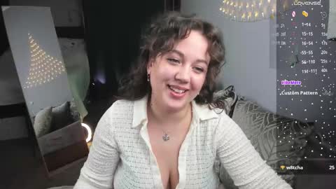 Snapshot of missbecca_ chatting on 12.19.25 Becca online show from 12.19.25