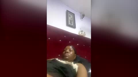 Snapshot of missbellerina chatting on 12.22.25 Missbelle online show from 12.22.25