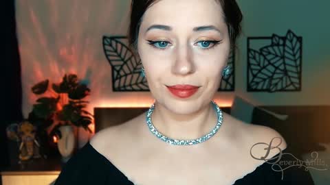 The divine Beverly online show from 01.20.25