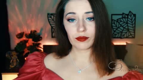 The divine Beverly online show from 02.02.25