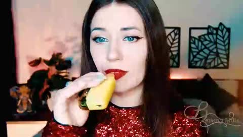 The divine Beverly online show from 03.02.25