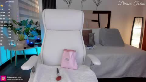 Bianca Torres online show from 02.13.25