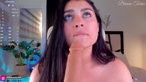 Bianca Torres online show from 02.25.25