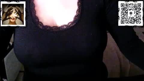 Snapshot of missbiny chatting on 05.31.26 Avamlash online show from 05.31.26