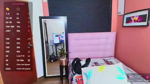 Miss Evelyn  online show from 02.02.25