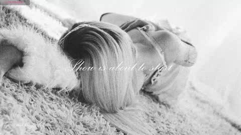 Chloe freelance model Please your thumbs up are important  online show from 10.23.25