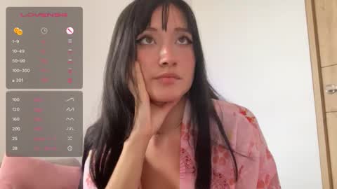 Snapshot of missdomino_ chatting on 10.14.25 valentina online show from 10.14.25