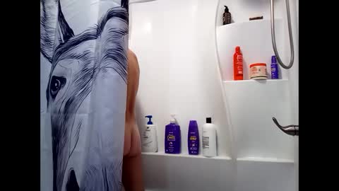 MissEeva online show from 01.08.25