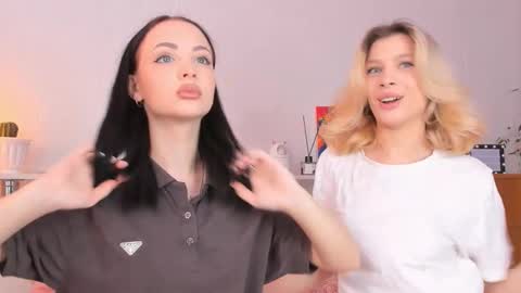 Hello dear my name Elisa online show from 11.26.25