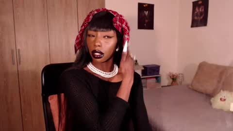 Emilie Diaz online show from 12.03.25