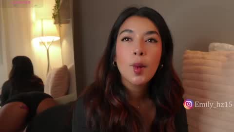 Snapshot of missemily_11 chatting on 05.14.26 Yuliana online show from 05.14.26