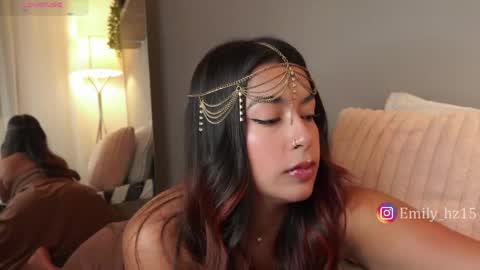 Snapshot of missemily_11 chatting on 05.15.26 Yuliana online show from 05.15.26