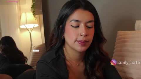 Snapshot of missemily_11 chatting on 05.27.26 Yuliana online show from 05.27.26