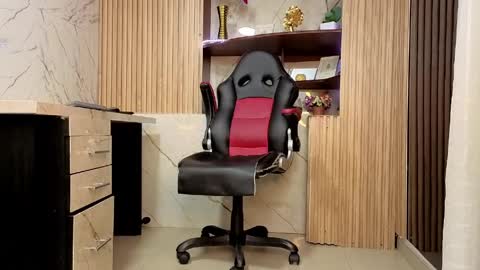 Escarlet online show from 03.28.26