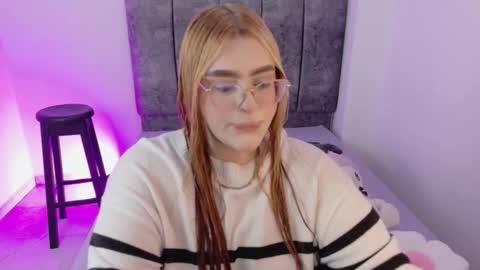 missevans_ online show from 12.21.25