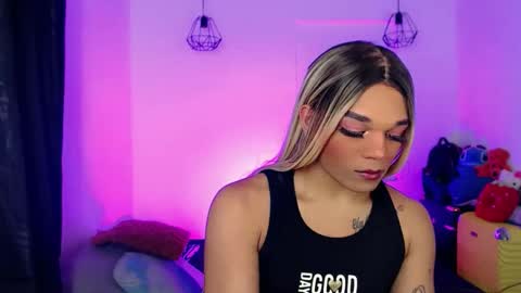 Snapshot of missfer_bigdick chatting on 05.06.26 Fer online show from 05.06.26