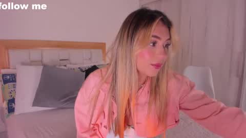 Snapshot of missjuliaa_ chatting on 02.20.25 A N N Y online show from 02.20.25