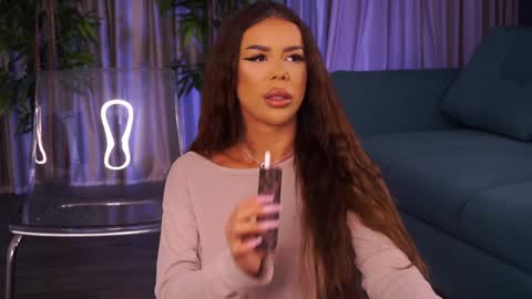 misskiarra online show from 01.12.25