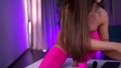 misskiarra online show from 02.08.25