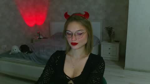 OneGoddess online show from 10.24.25