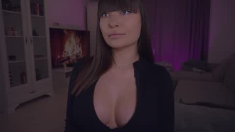 LUXXANDRA online show from 02.17.26