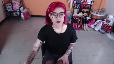 Snapshot of missmia2 chatting on 02.05.25 Miss Mia online show from 02.05.25