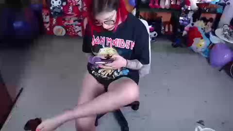 Miss Mia online show from 09.12.25