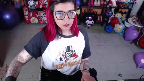 Snapshot of missmia2 chatting on 09.18.25 Miss Mia online show from 09.18.25