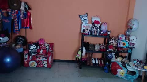 Snapshot of missmia2 chatting on 11.21.25 Miss Mia online show from 11.21.25