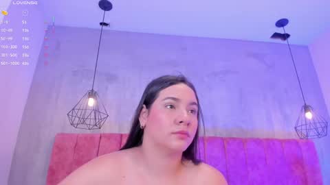 Snapshot of missmiaa_ chatting on 05.22.26 Mia online show from 05.22.26