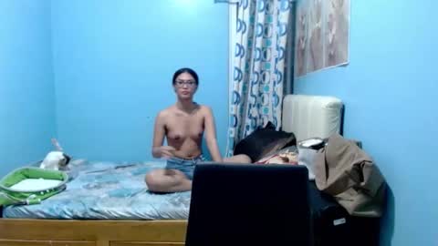 missminervaa online show from 04.16.26