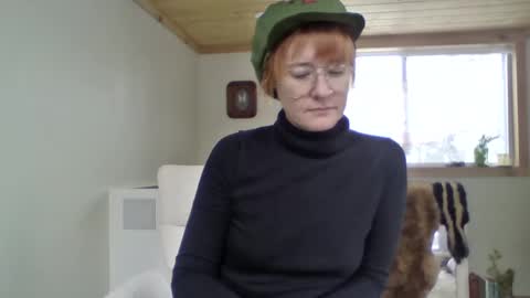 Snapshot of missmoonmagic13 chatting on 12.12.24 Maxxx online show from 12.12.24