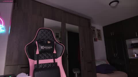 MissMoon online show from 04.18.26