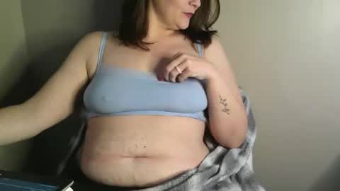 MissNiagara online show from 12.18.25