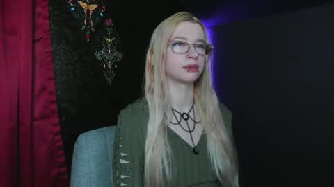 Mistress Nikki Vill online show from 02.11.25