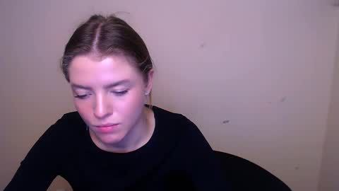 Olivia online show from 02.12.25