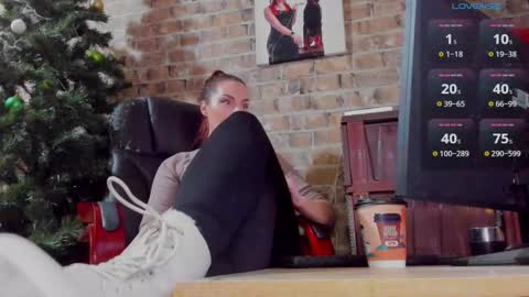 Miss Venus online show from 01.15.25